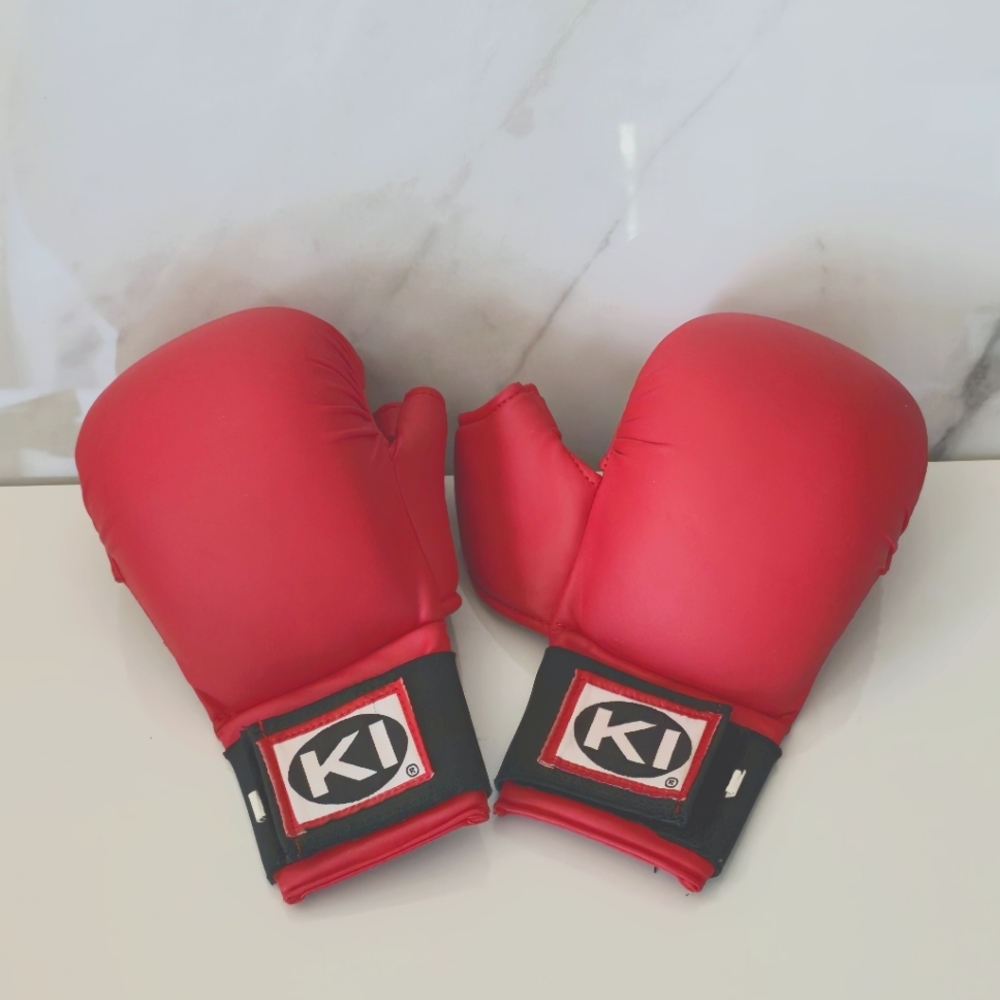 K-1 Karate Gloves | Red sparring Gloves Kids Unisex